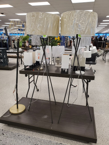 Clothing Store «Ross Dress for Less», reviews and photos, 380 Marketplace Blvd, Hamilton Township, NJ 08691, USA