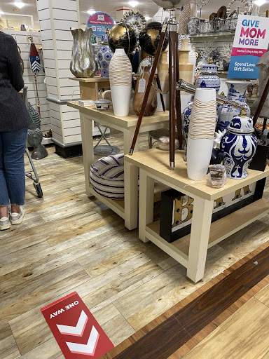 Department Store «HomeGoods», reviews and photos, 2715 W Market St #180, Fairlawn, OH 44333, USA