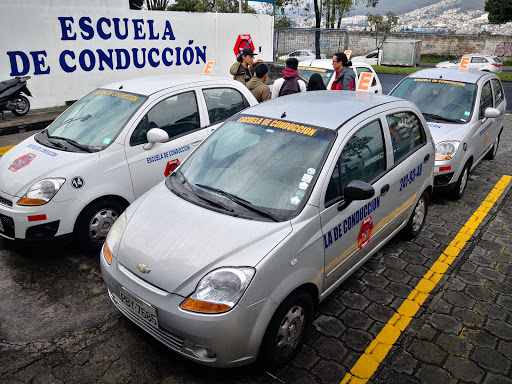 Comentarios y opiniones de Escuela Conducción Manejo Seguro Quito