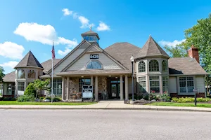 River Oaks Apartments image