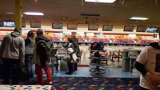 Bowling Alley «30 Strikes Bowling Center», reviews and photos, 501 S White Horse Pike, Stratford, NJ 08084, USA