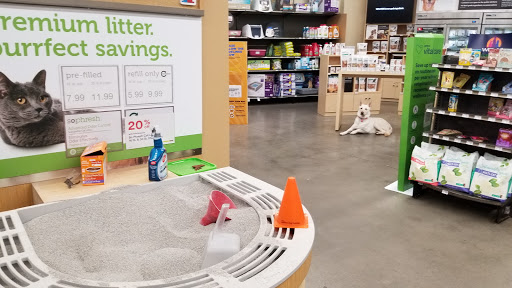 Pet Supply Store «Petco Animal Supplies», reviews and photos, 9111 Metropolitan Ave, Rego Park, NY 11374, USA