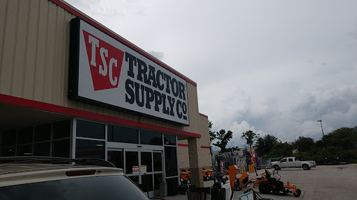 Home Improvement Store «Tractor Supply Co.», reviews and photos, 6945 US Hwy 98 N, Lakeland, FL 33809, USA