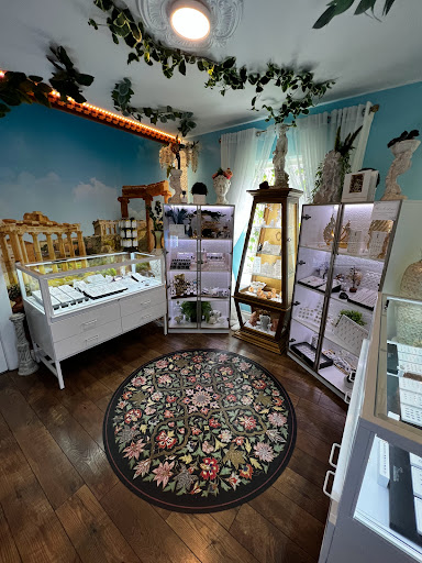 Explore knee surgery tattoo ideas, creative tattoo ideas in Saint George, available at Medusas Piercing Studio