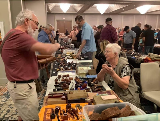 Tobacco Shop «Pipes & Pleasures», reviews and photos, 4244 E Main St, Columbus, OH 43213, USA