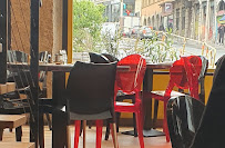 Atmosphère du Restaurant FRITE ALORS ! TERREAUX - Poutines québécoises - Frites belges - Burgers à Lyon - n°2