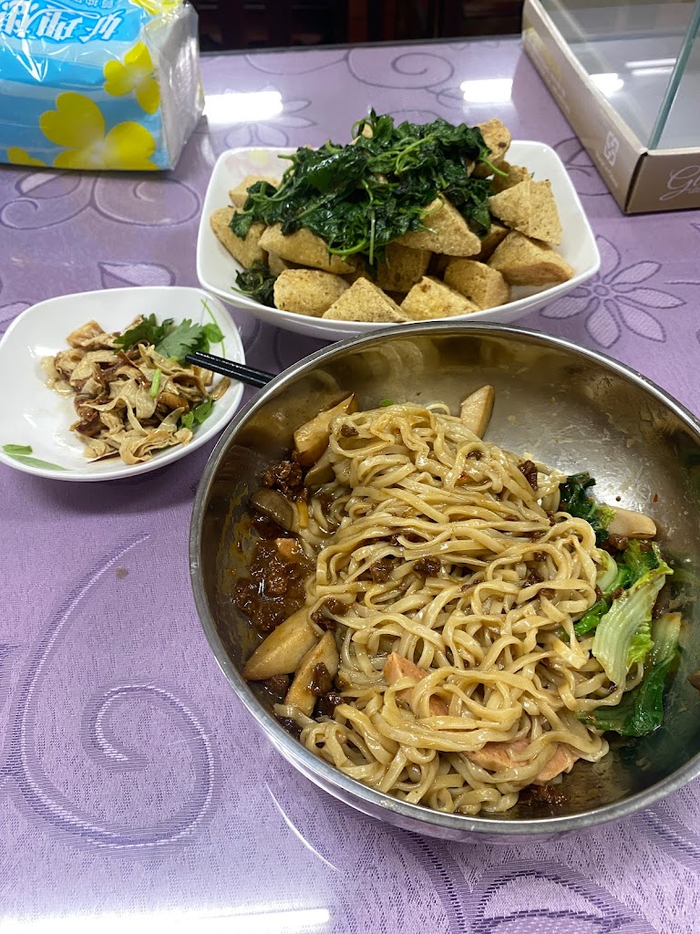 十方一口酥臭豆腐/素食麵/埔里推薦美食/小吃 的照片