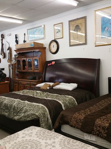 Thrift Store «JUNK 4 UR TRUNK THRIFT STORE», reviews and photos, 5494 New Jesup Hwy, Brunswick, GA 31523, USA