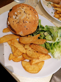 Hamburger végétarien du Restaurant Le Petit Bouchon de la Place à Lyon - n°3