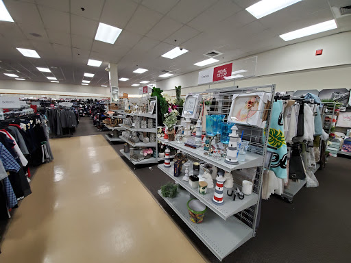 Clothing Store «Burlington Coat Factory», reviews and photos, 233 Broad St, Bridgewater, MA 02324, USA