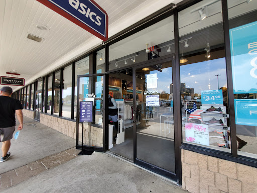 Shopping Mall «Silver Sands Premium Outlets», reviews and photos, 10562 Emerald Coast Pkwy W, Miramar Beach, FL 32550, USA