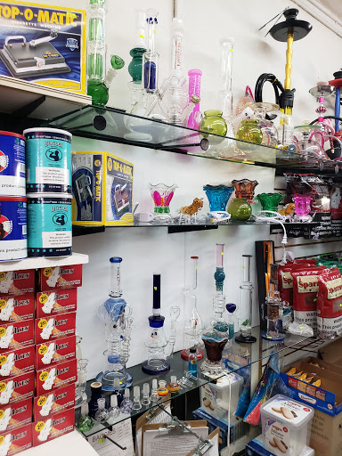 Tobacco Shop «Eao Smoke Shop & More», reviews and photos, 3338 N 19th Ave, Phoenix, AZ 85015, USA