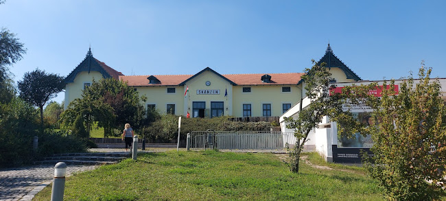 Szabadtéri Néprajzi Múzeum, Igazgatási Épület - Szentendre
