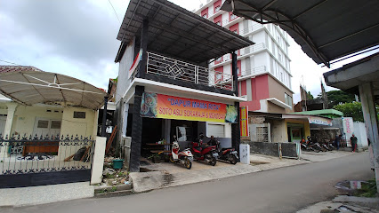 Soto Sokaraja & Mendoan Mama Rita - Belakang hotel LYNN, Jl. Supri Jamhari No.87, Cimuncang, Kec. Serang, Kota Serang, Banten 42111, Indonesia