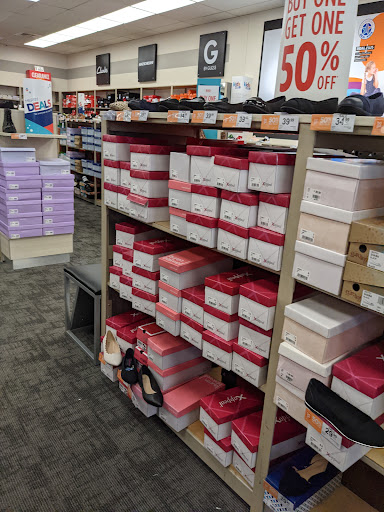 Shoe Store «Rack Room Shoes», reviews and photos, 2809 Battleground Ave, Greensboro, NC 27455, USA