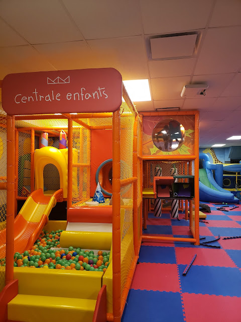 Chez Mojie - Centre de divertissement intérieur