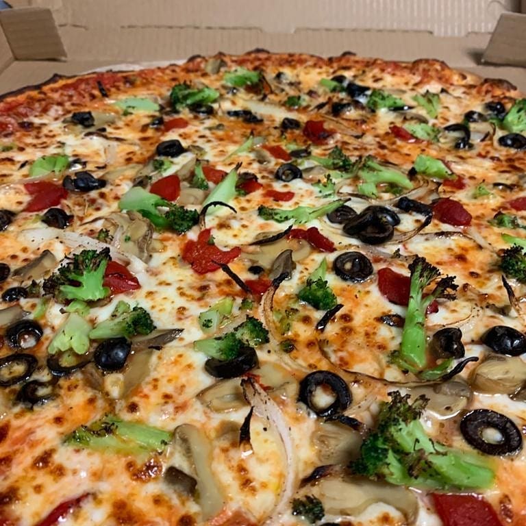 Luigi's Pizza & Pints 32407