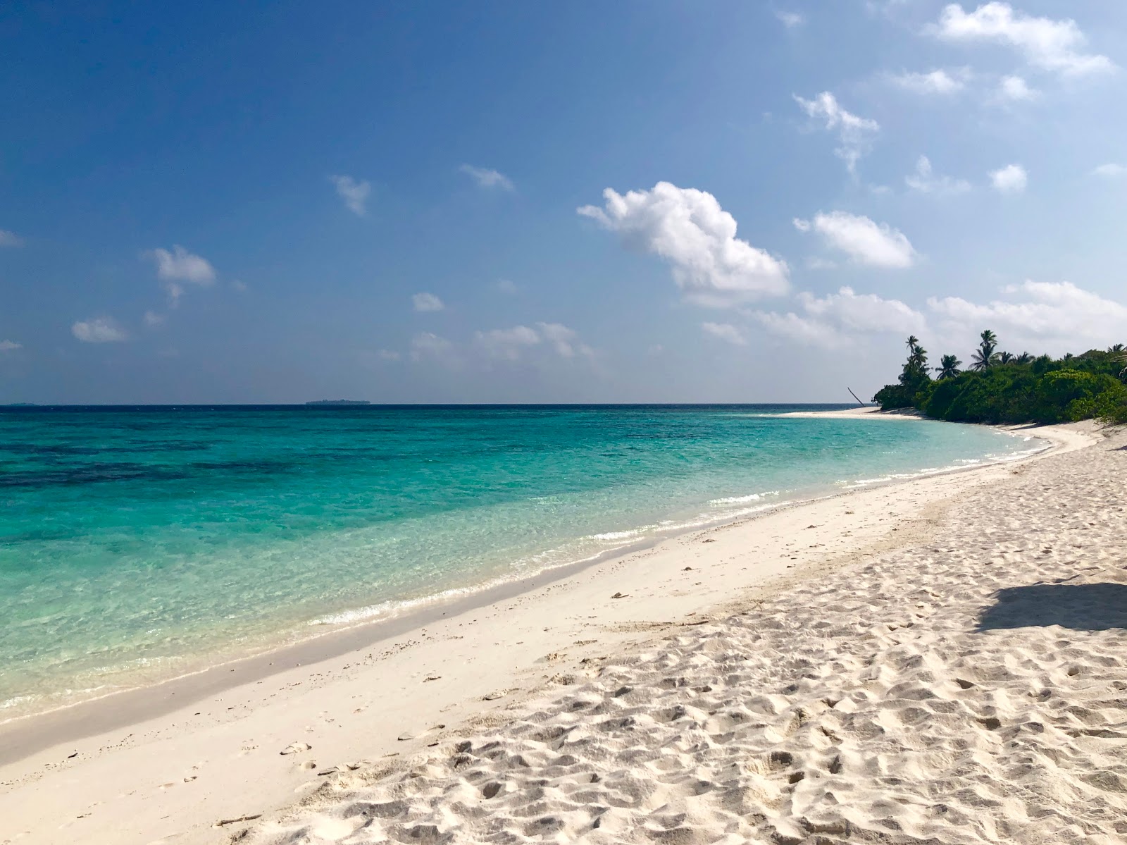 Photo of Feridhoo Beach with white sand surface