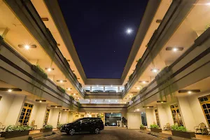 Kartika Abadi Hotel image