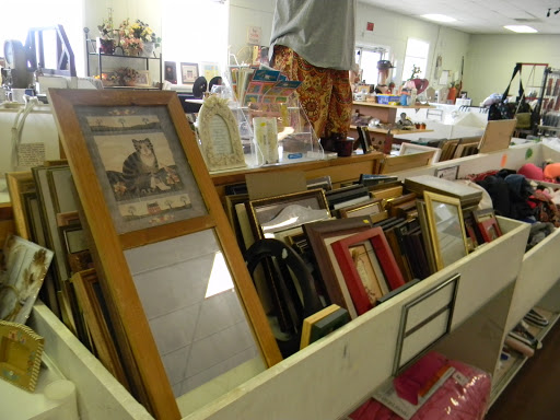 Thrift Store «Bread of Life Thrift Store», reviews and photos, 356 West Ave, Crossville, TN 38555, USA