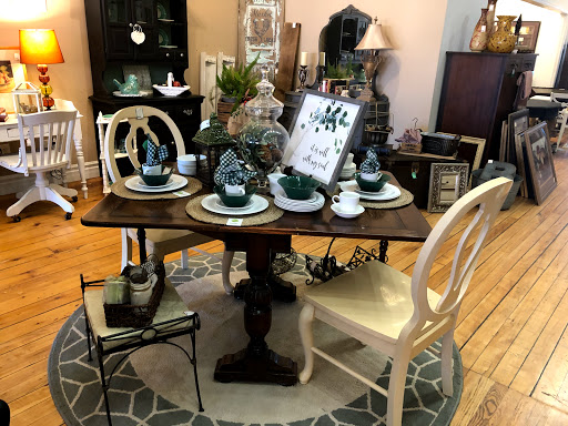 Consignment Shop «The Boulevard Boutique», reviews and photos, 5 S Washington St, Oxford, MI 48371, USA