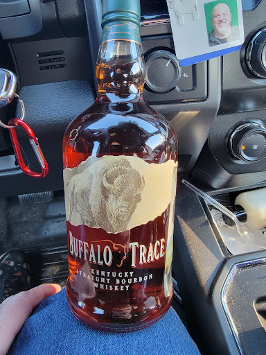 Beer Store «Vans Liquor Store», reviews and photos, 470 Sinsinawa Ave, East Dubuque, IL 61025, USA