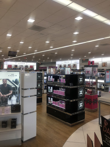 Cosmetics Store «Ulta Beauty», reviews and photos, 3839 Emery St #200, Emeryville, CA 94608, USA