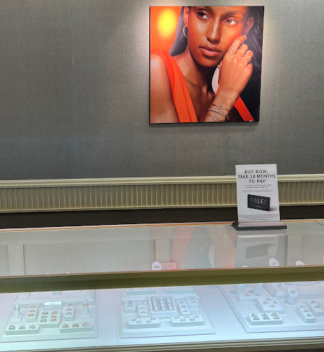 Jewelry Store «Zales –The Diamond Store», reviews and photos, 4801 Outer Loop, Louisville, KY 40219, USA