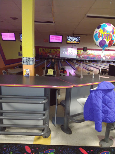 Bowling Alley «30 Strikes Bowling Center», reviews and photos, 501 S White Horse Pike, Stratford, NJ 08084, USA
