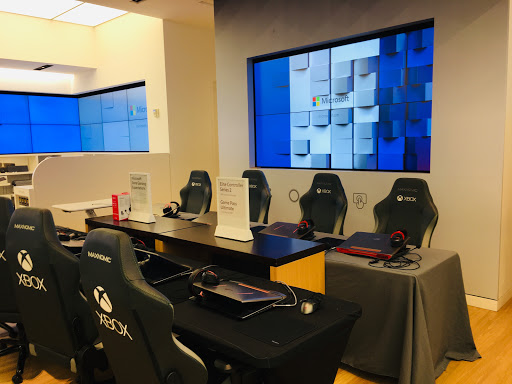 Computer Store «Microsoft Store - Freehold Raceway Mall», reviews and photos, 3710 U.S. 9, Freehold, NJ 07728, USA