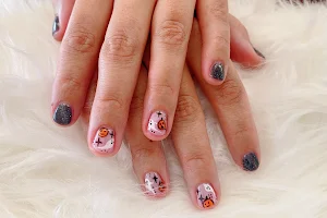 Alisa nail spa image