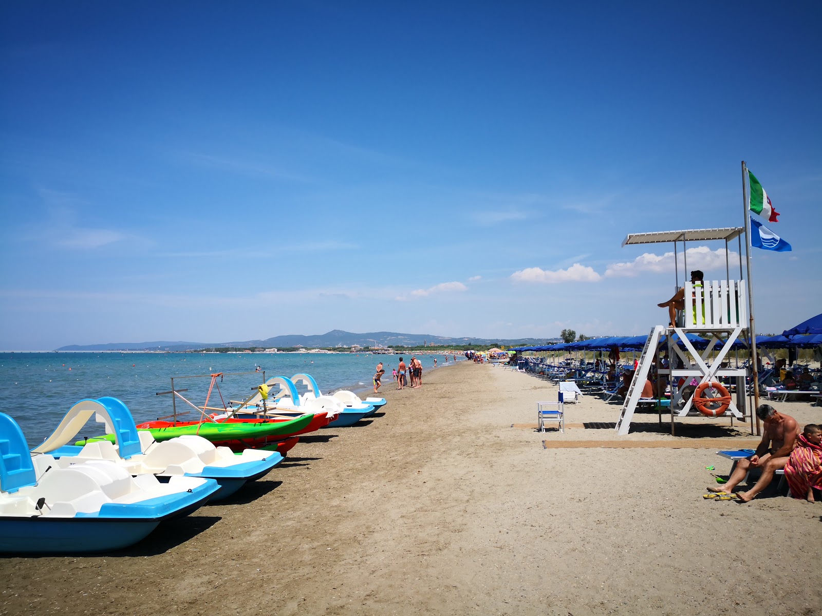Φωτογραφία του Mazzanta beach με μακρά ευθεία ακτή