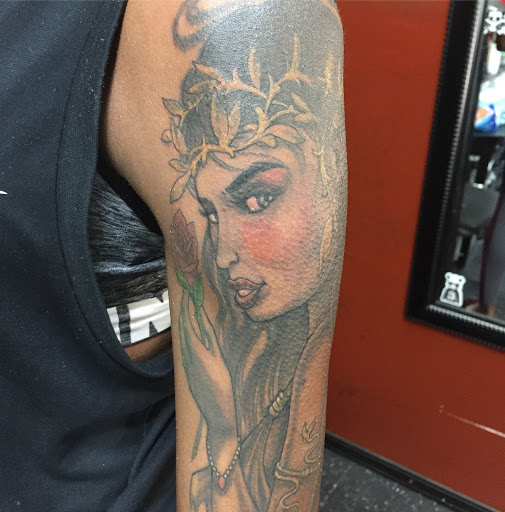 Tattoo Shop «Red Lion Tattoo Cleveland», reviews and photos, 4043 St Clair Ave, Cleveland, OH 44103, USA