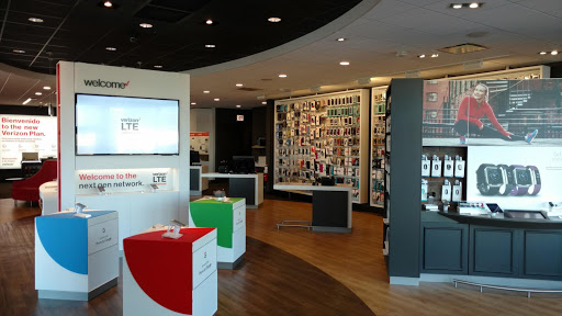 Cell Phone Store «Verizon», reviews and photos, 2201 S Wolf Rd, Hillside, IL 60162, USA