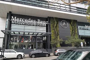 Mercedes-Benz Brisbane image