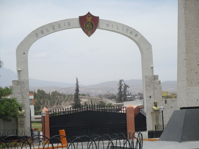Colegio Militar Francisco Bolognesi - Escuela