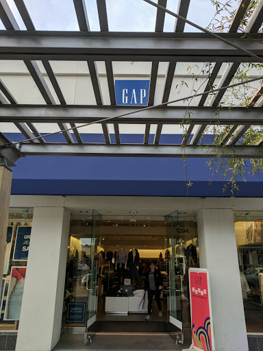 Clothing Store «Gap», reviews and photos, 1294 Burlingame Ave, Burlingame, CA 94010, USA