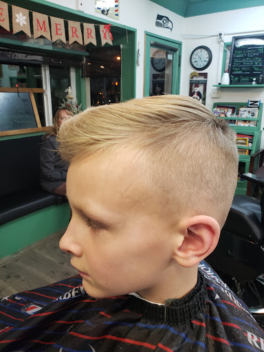 Barber Shop «Maplewood Barber Shop», reviews and photos, 1115 W Pioneer Ave, Puyallup, WA 98371, USA
