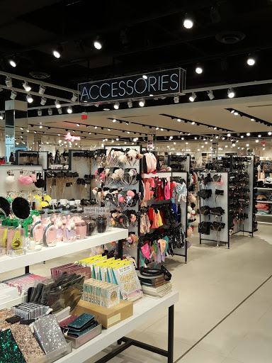 Clothing Store «Forever 21», reviews and photos, 2300 Lincoln Hwy, Langhorne, PA 19047, USA