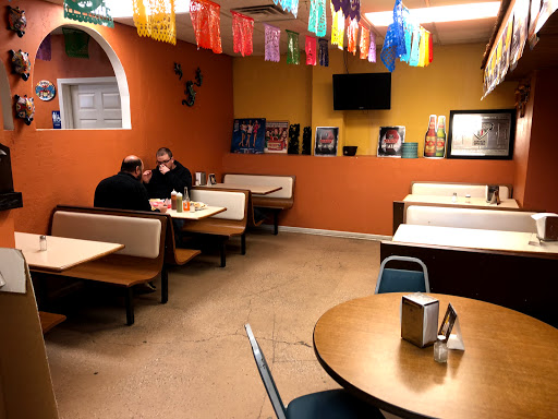 Grocery Store «La Mexicana Grocery Store», reviews and photos, 432 N Main St, West Bend, WI 53090, USA