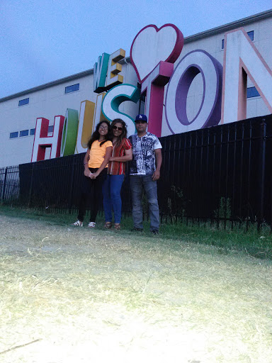 Tourist Attraction «We Love Houston Sign», reviews and photos, 1816 Thompson St, Houston, TX 77007, USA