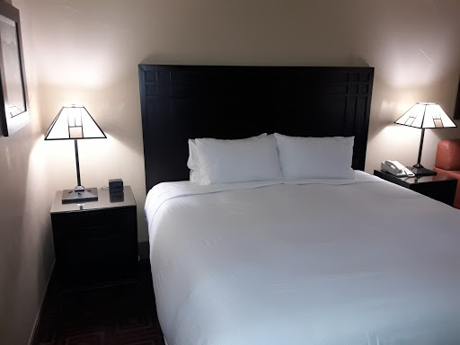 Hotel «DoubleTree by Hilton Phoenix Tempe», reviews and photos, 2100 S Priest Dr, Tempe, AZ 85282, USA