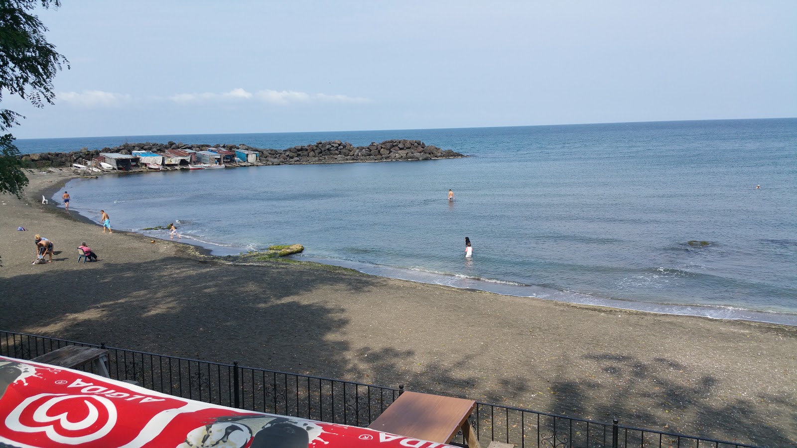 Zdjęcie Besikduzu public beach z poziomem czystości wysoki