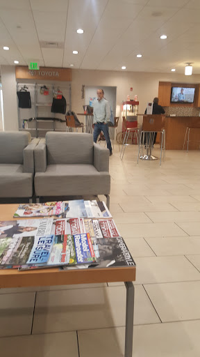 Toyota Dealer «Kenny Ross Toyota», reviews and photos, 8900 University Blvd, Moon, PA 15108, USA