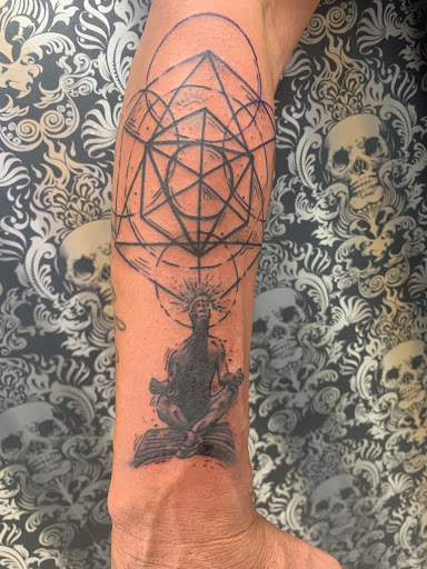 Explore triathlon tattoo ideas, creative tattoo ideas in Crystal City, available at Meraki Tattoo and Piercing