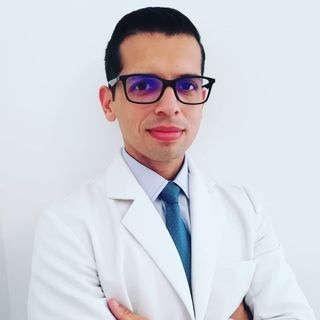 Dr. Marco Antonio Alcántar Aguilar, Neurocirujano