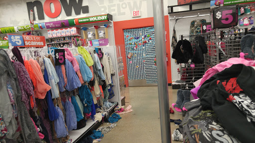 Variety Store «Five Below», reviews and photos, 3269 Donnell Dr, District Heights, MD 20747, USA