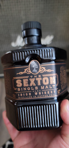 Crossroads Wine & Liquor, 808 Hicksville Rd, Massapequa, NY 11758, USA, 