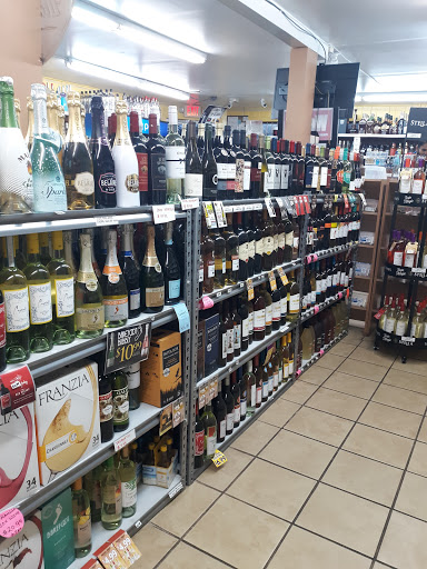 Liquor Store «State stree liquor & wine», reviews and photos, 1252 W State St, Bristol, TN 37620, USA