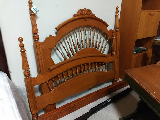 Consignment Shop «New Leaf Home Furnishings», reviews and photos, 2449 Pierce Dr #3, Spring Grove, IL 60081, USA